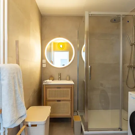 1 Bedroom With A Superb Balcony * Paris