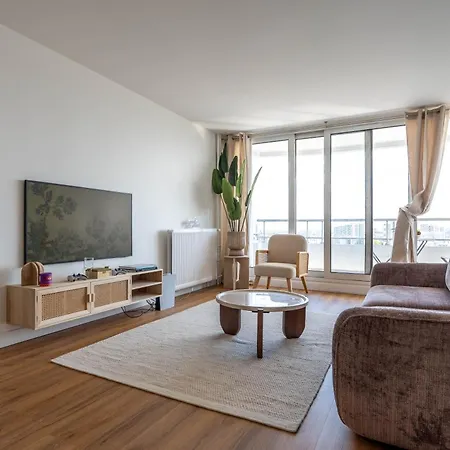 Lejlighed 1 Bedroom With A Superb Balcony